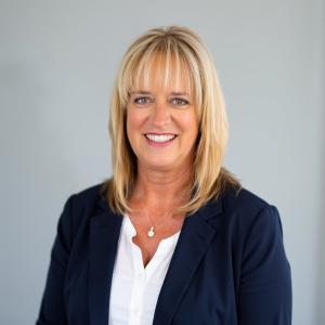 Renee West headshot