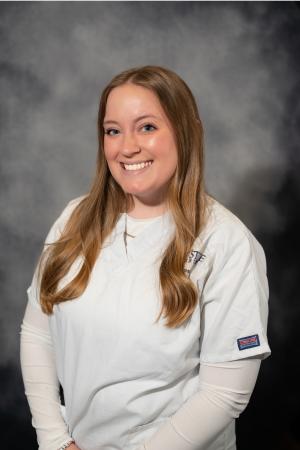 Rylie Lapikas Headshot