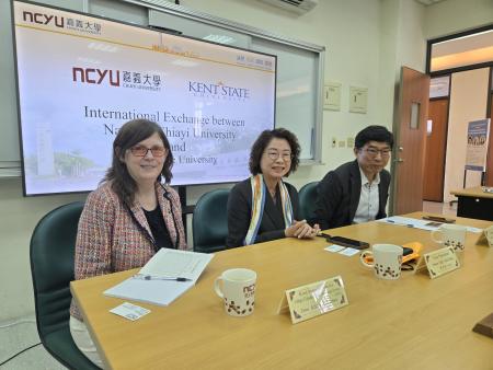 Alicia Crowe with administrators at Tajen University in Taiwan