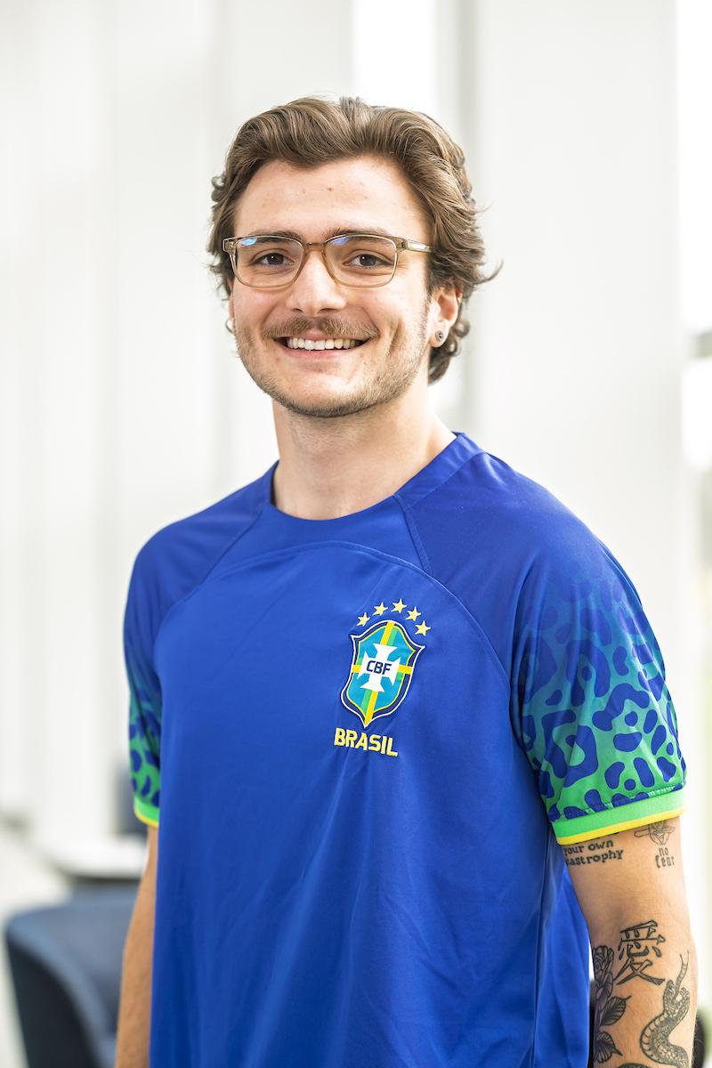 Brazilian Alexandre Andrade attended American Academy before coming to ɫҹ and majoring in marketing and entrepreneurship