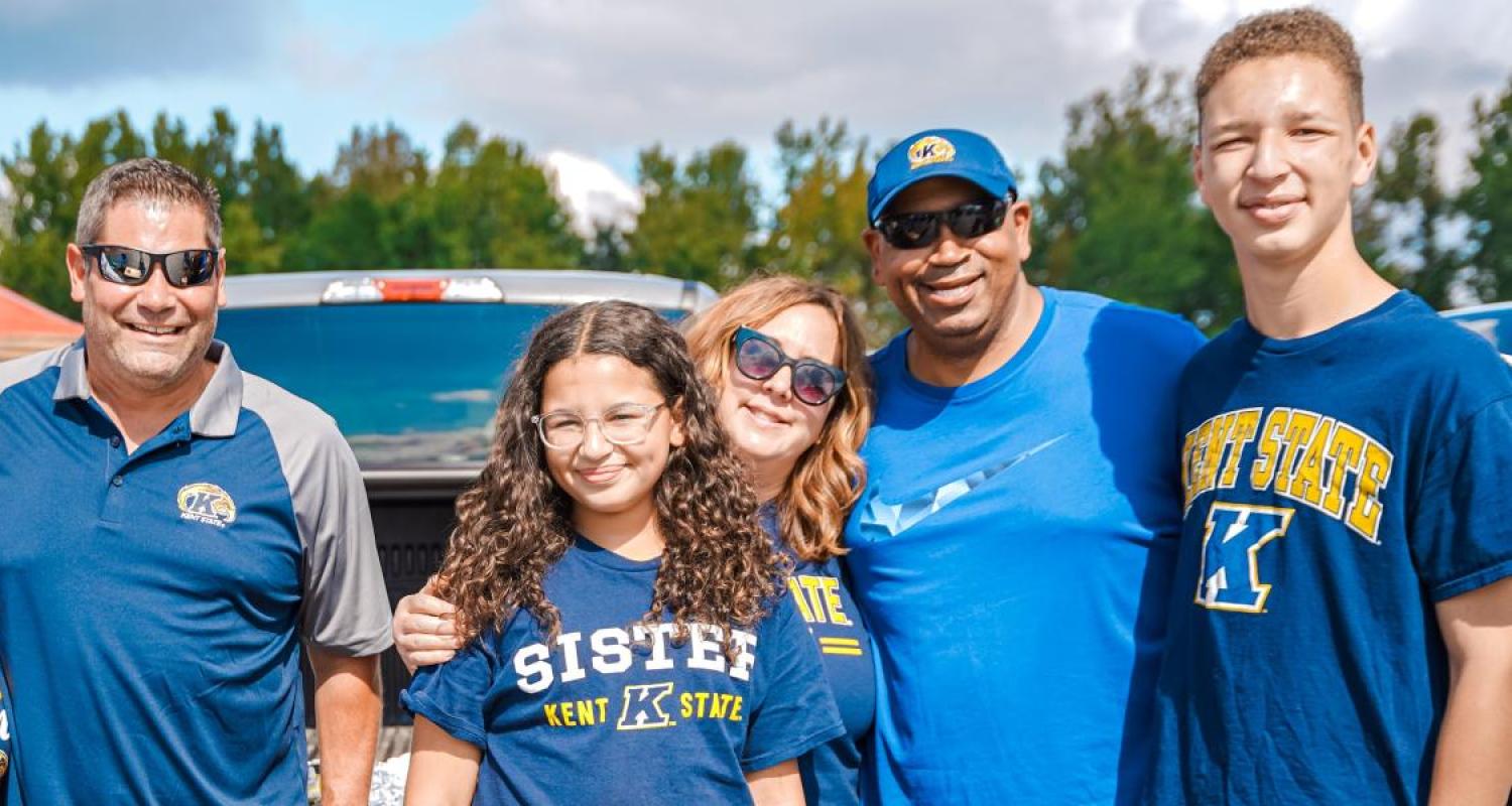 Parents and Kent State students together