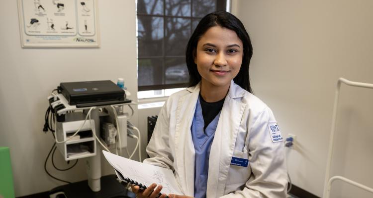 Saloni Christian is pursuing her Doctor of Podiatric Medicine degree at 91����'s College of Podiatric Medicine. (Photo credit: Bob Christy)