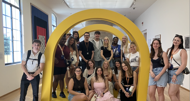 Students at the Bologna modern art museum