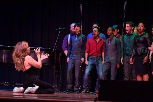 Alice Ripley performing with theatre students