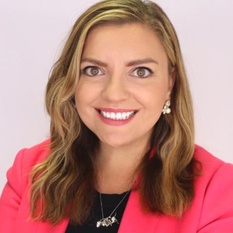 Allison Lukacsy-Love headshot