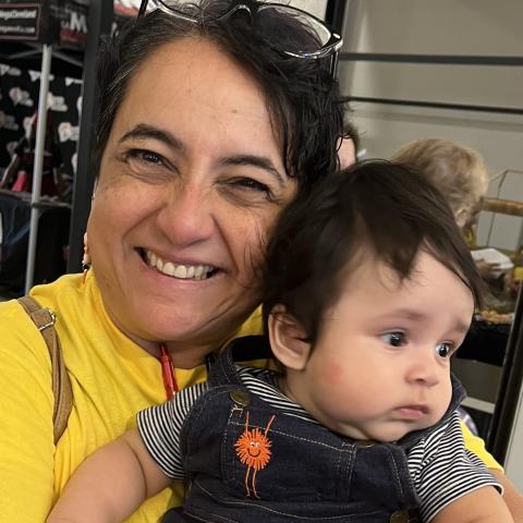 Graciela Alvarez Emerson earned a certificate in �Ը�������'sCommunity Health Worker Supervision Undergraduate Certificate program