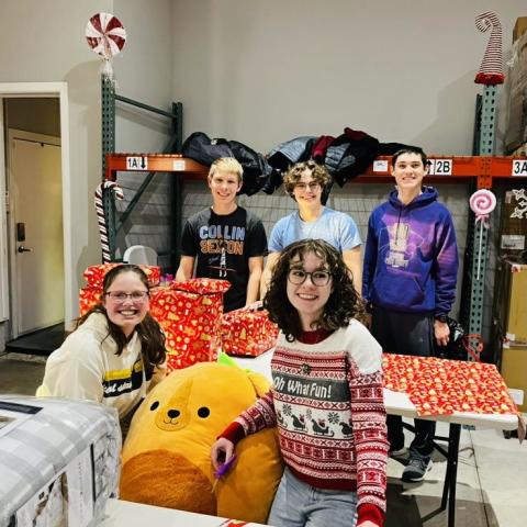 HLA Members Wrapping Gifts