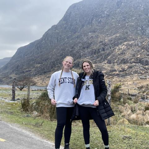 Kari Dyer (left) and another ����ɫ��ҹ students wearing ����ɫ��ҹ University sweatshirts in Ireland.