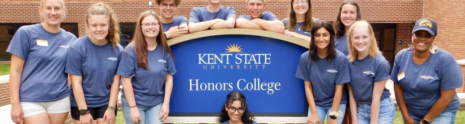 Honors Leadership Academic students in front of Honors College Sign