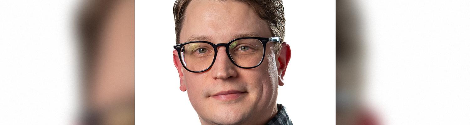 Faculy member Sean Petiya's headshot
