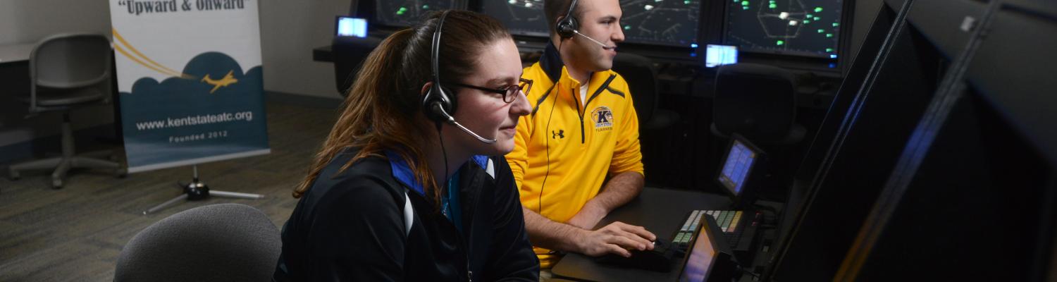 þҹӰԺѹۿ State students studying air traffic control work in one of the control tower simulation labs in the new Aeronautics and Technology Building.