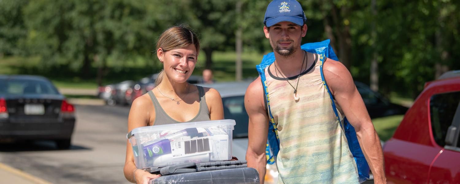Students moving onto campus