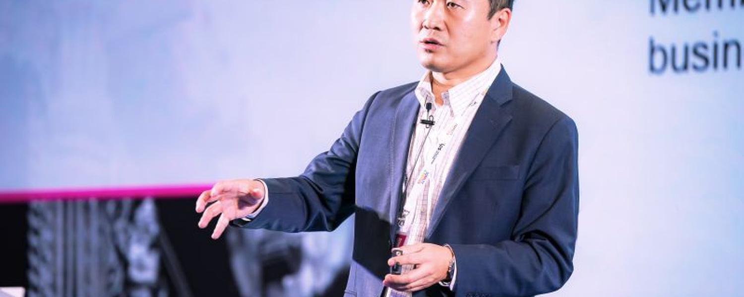 Yi Gao, Director of the School of Aeronautics at Kent State, giving a presentation.