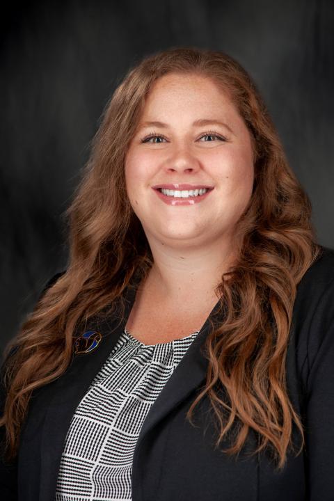 Shelby Burkhart Headshot