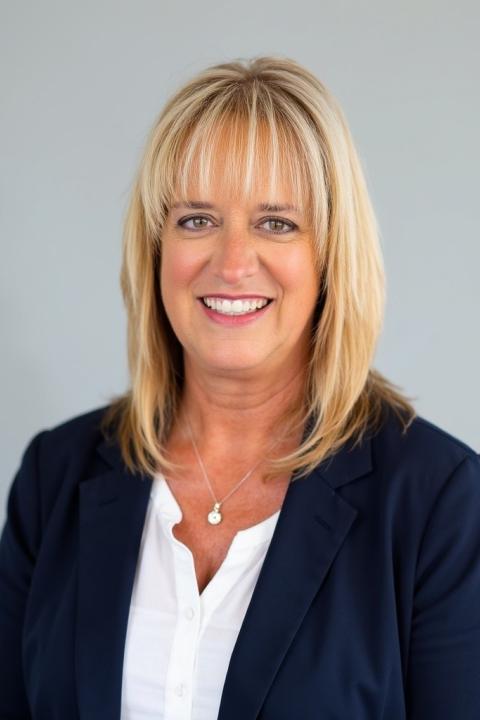 Renee West headshot