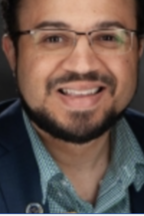 Robert's headshot 