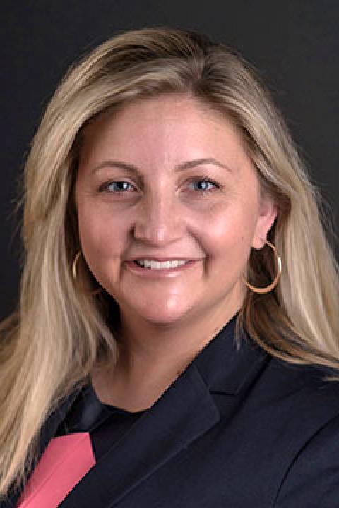 Elizabeth Smith headshot