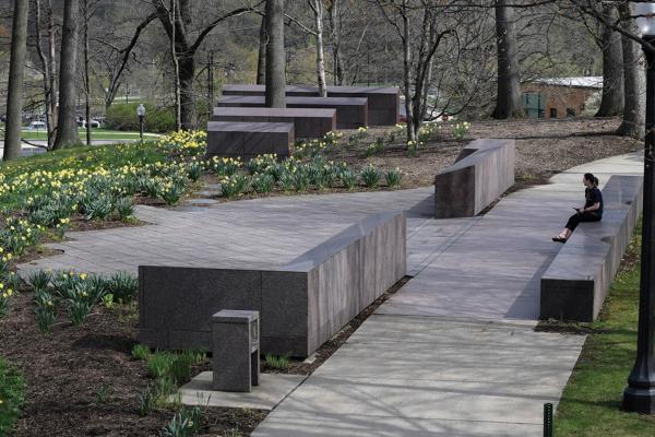 May 4 Memorial and daffodils
