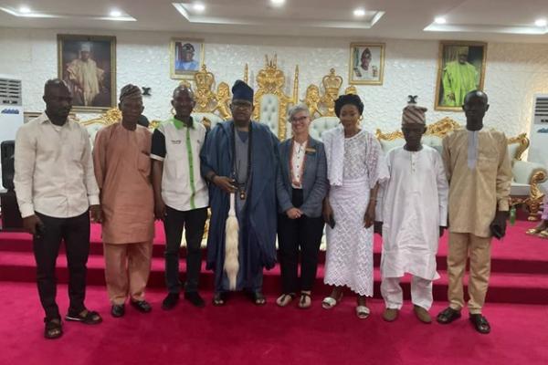 Amanda Johnson with the Nigerian delegation