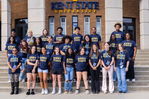 A group of upward bound students at 91����, in front of the MACC Annex