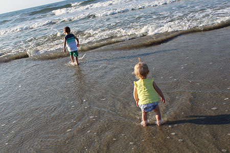 ɫҹ employees, Sierra Baker, health educator with the Office of Health Promotion, and Chris Baker, associate director, Recreational Services, had a wonderful vacation with their kids at Ocean Isle Beach, North Carolina.